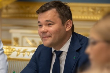 Андрей Богдан поразил украинцев: прозвал нападающих "порохоботиками" и продемонстрировал фото с автоматом