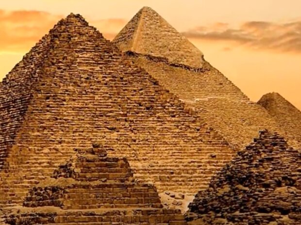 Пирамиды. Фото: скриншот YouTube