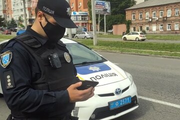 Полиция удивила новой услугой. Фото: скриншот YouTube