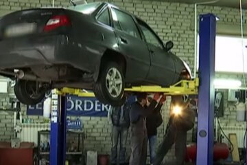 Техогляд авто. Фото: скріншот YouTube-відео