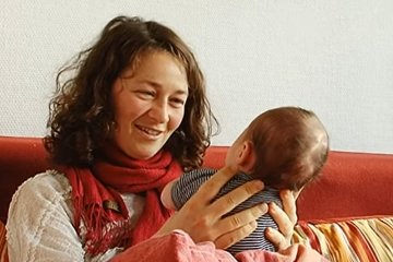 Соцвыплаты на ребенка. Фото: скриншот YouTube