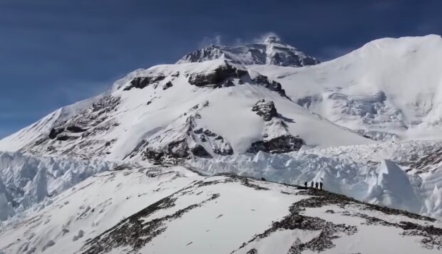 Еверест. Фото: скріншот YouTube