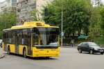 В Киеве троллейбусы развалился на ходу, держите дистанцию: детали полетели в окна автомобилистов