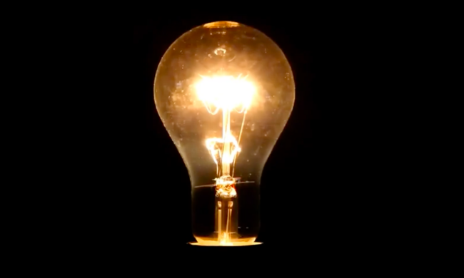 Блекаут у Києві: столиця вже добу без світла, електротранспорт змінює маршрути – які графіки на електрику введено