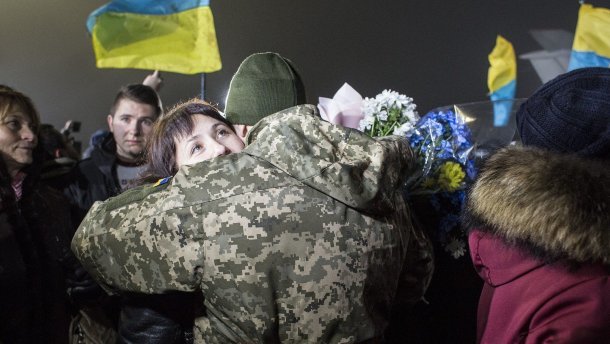 Зеленский этого достиг! Украинские пленные возвратились домой. Сенцов, Балух, Гриб - среди них
