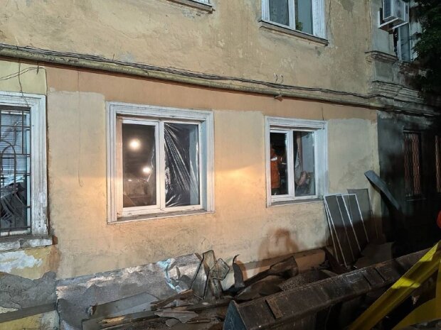 Последствия ночной атаки на Одессу: поврежденные многоквартирные дома