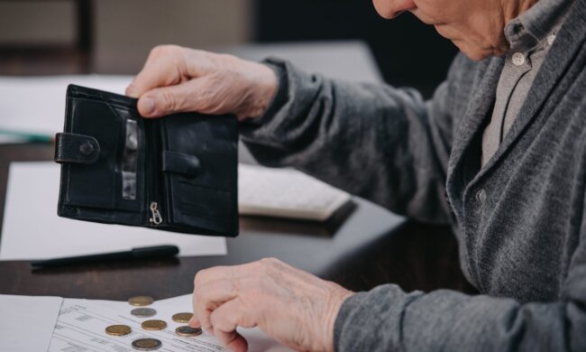 Пенсіонери, пенсії, виплати, гроші. Фото: Telegram