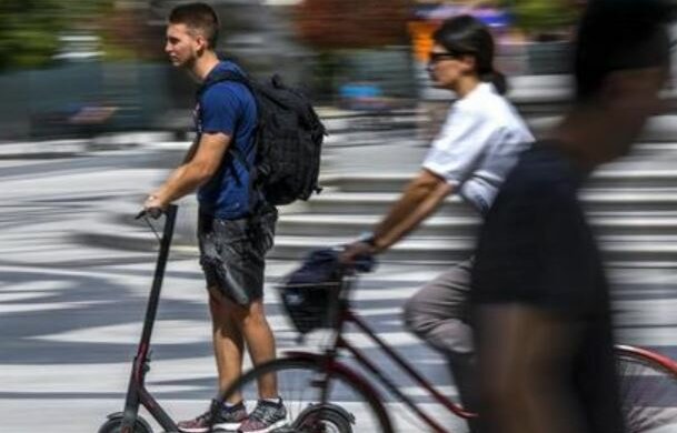 Киевляне пересаживаются на альтернативный транспорт: в полиции предупредили о правилах