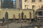 Зеленский и Клименко возле поврежденного музея Чернобыль после атаки рф