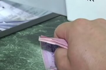 Кабмин дофинансирует пенсии. Фото: скрин youtube