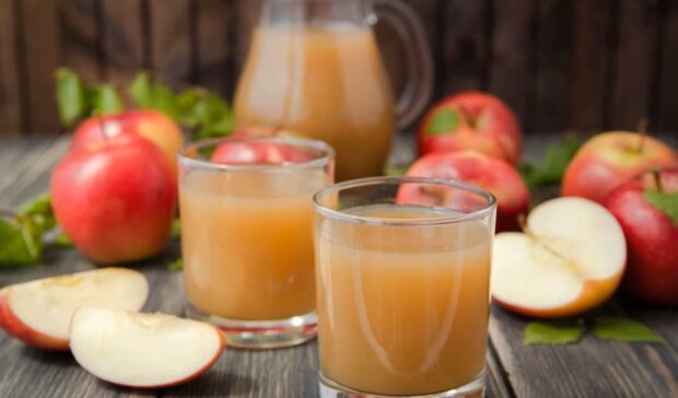 Яблочный сок. Фото: YouTube