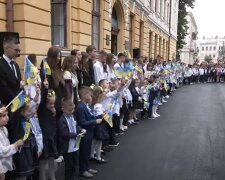 В українській школі 1 вересня. Фото: скріншот YouTube-відео