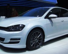 Volkswagen обновит популярную модель авто: названа дата выпуска