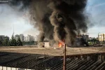 Пошкоджена дев'ятиповерхівка у Подільському районі Києва після російської атаки