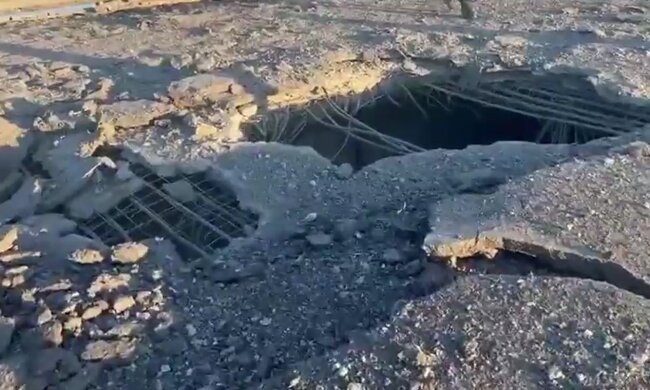 Руйнування на Антонівському мості. Фото: скріншот YouTube-відео