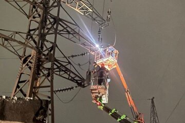Негайно гасіть світло: Укренерго б'є на сполох - електрику вирублять усім