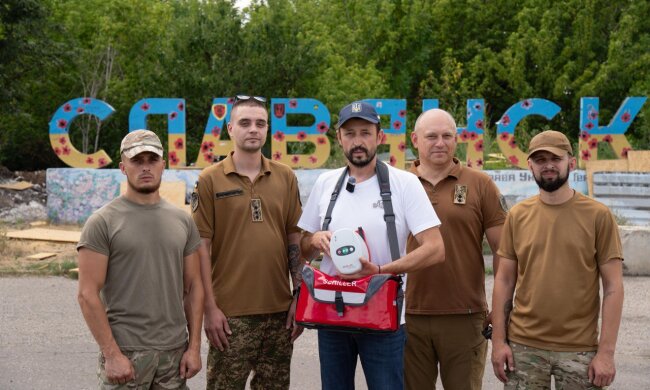 Ко Дню медицинского работника Валерий Дубиль, Вита Присяжнюк и фонд «Надежда» осуществили гуманитарную миссию на Донетчину и Сумщину