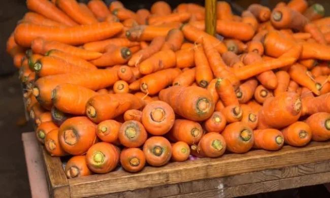 Продуктовий кошик українця: м'ясо, риба, молочка, яйця в АТБ та Сільпо