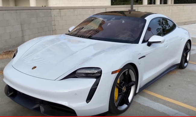 Porsche Taycan. Фото: скриншот YouTube