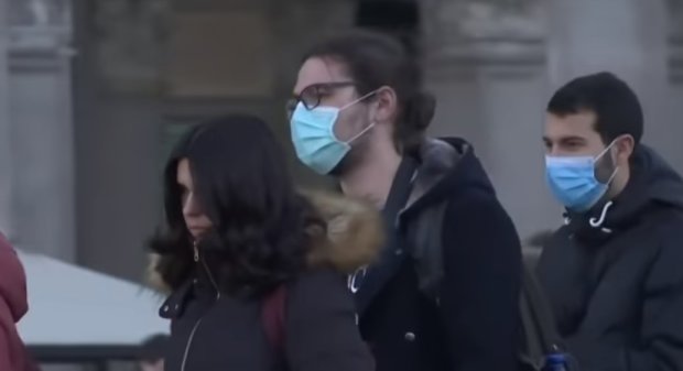 Люди в панике: новая вспышка коронавируса, 10 городов закрыты на карантин