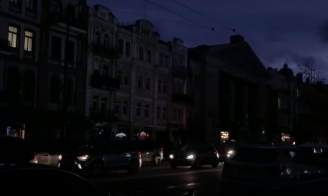 Вимкнення світла. Фото: скріншот YouTube-відео
