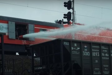 Пылающий русский поезд. Фото: YouTube, скрин