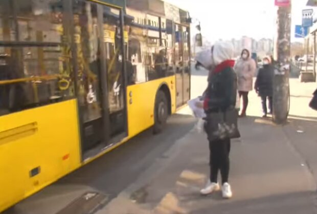 Общественный транспорт. Фото: скриншот YouTube