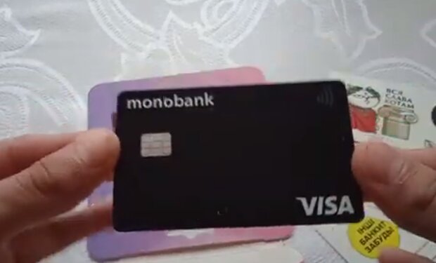 Карта Monobank. Фото: скриншот YouTube-видео