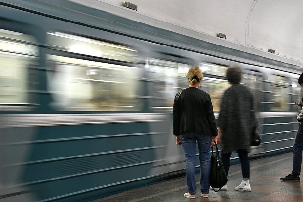 ЧП в метро Санкт-Петербурга: дагестанец набросился с ножом на глухонемых украинцев