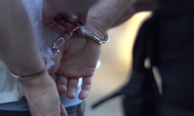 В столичном место правоохранители задержали наркодилера