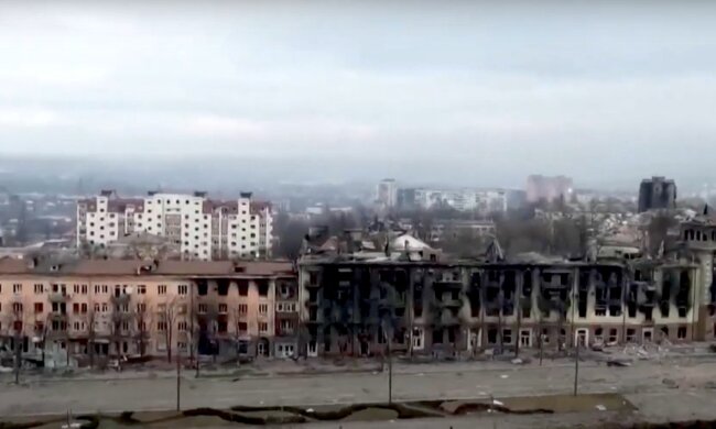 Мариуполь после атаки россиян. Фото: YouTube, скрин