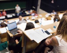 Скільки коштує навчання в київських ВНЗ в 2026 році. Фото: скрін YouTube