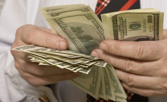 Доллар войдет в зону турбулентности. Фото: youtubе