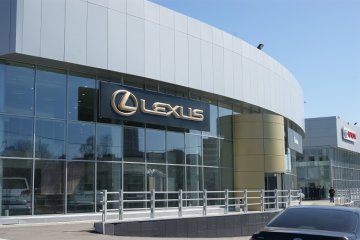 Новинка от Lexus: представлен первый минивэн бренда