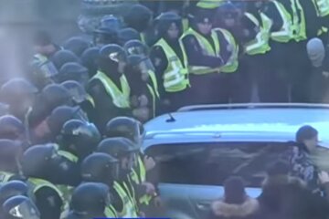 Митинги в Киеве. Фото: скриншот Youtube