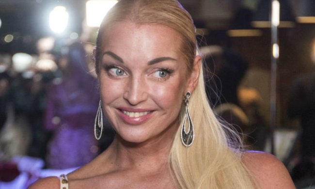 Анастасию Волочкову раскритиковали поклонники