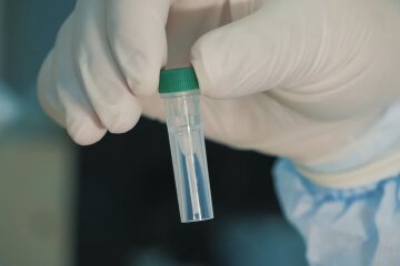 Тест на антиген. Фото: скріншот YouTube-відео