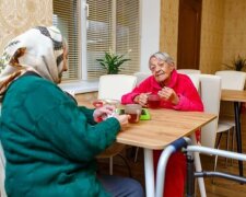 Пожилые женщины. Фото: happyhome.kiev.ua