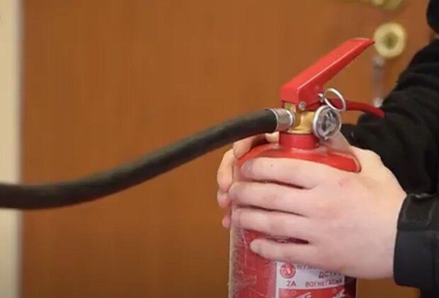 Огнетушитель. Фото: скриншот YouTube-видео