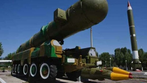 Зеленский может превратиться в "обезьяну с гранатой": Украина уже фактически угрожает Западу ядерным оружием