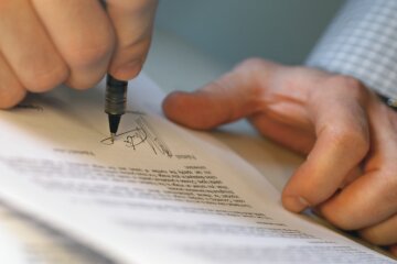 Документы. Фото: ckp.in.ua