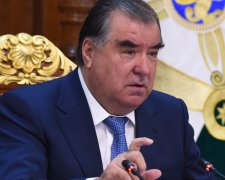 Президент Таджикистана уволил чиновника в прямом эфире. Видео