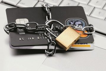 Приватбанк без причины блокирует банковские карты. Ничего пока не объясняют