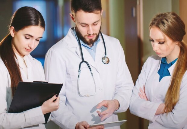 Після 50 ці хвороби мовчать роками: 5 аналізів, які варто здати кожному українцю вже цього року