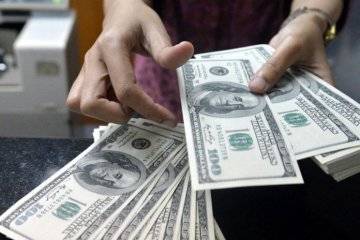 Новая цена на доллар, фото: Politika.com.ua