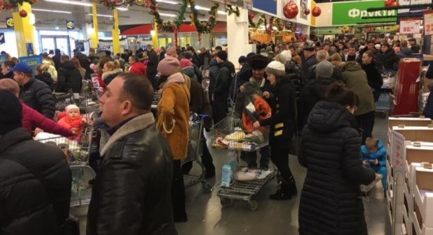 В Украине резко подешевели популярные импортные продукты, фото: Обозреватель