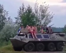 Быдло на БТР: в Харькове мужчины на бронетранспортере  угрожали отдыхающим на пляже
