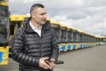Сьогодні на дорогах Києва з'явилось 50 нових сучасних автобусів, найближчим часом вийде ще 150, - мер Кличко