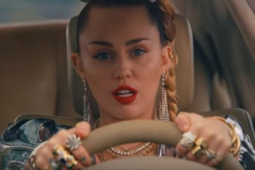 Майли Сайрус выпустила откровенный клип, он бьет рекорды - посмотрели более 5 млн человек