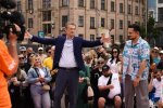Ігор Кондратюк — ведучий Караоке на Майдані